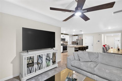 Villa ou maison à louer à Newberry, Floride: 5 chambres, 217.58 m2 № 2406406 - photo 15