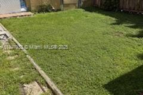 Condominio en alquiler en Miami, Florida, 2 dormitorios, 259.94 m2 № 1949820 - foto 18