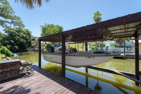 House in Edgewater, Florida 3 bedrooms, 119.66 sq.m. № 2236774 - photo 5