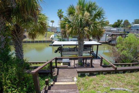 House in Edgewater, Florida 3 bedrooms, 119.66 sq.m. № 2236774 - photo 4