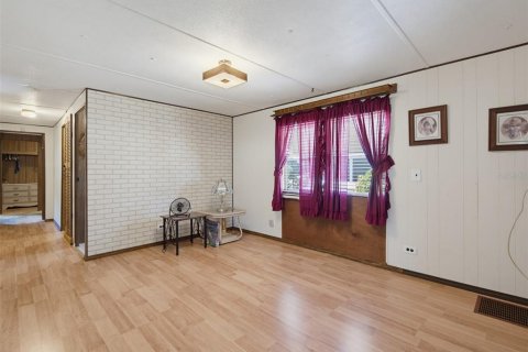 House in Edgewater, Florida 3 bedrooms, 119.66 sq.m. № 2236774 - photo 11