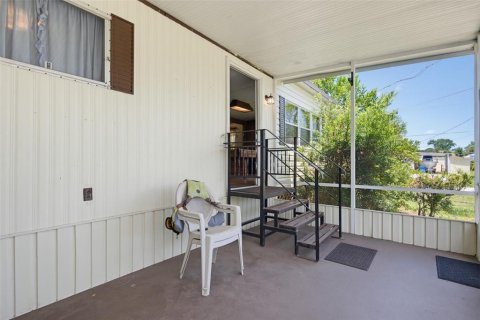 House in Edgewater, Florida 3 bedrooms, 119.66 sq.m. № 2236774 - photo 8