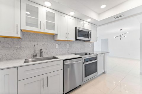 Condo in Aventura, Florida, 2 bedrooms  № 1863564 - photo 6