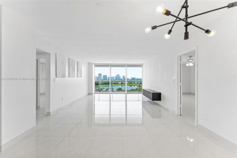 Condo in Aventura, Florida, 2 bedrooms  № 1863564 - photo 1