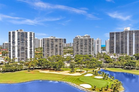 Condo in Aventura, Florida, 2 bedrooms  № 1863564 - photo 3