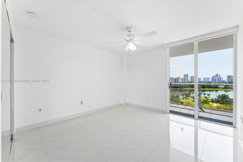 Condo in Aventura, Florida, 2 bedrooms  № 1863564 - photo 9