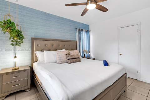 Casa en alquiler en Miami, Florida, 4 dormitorios, 219.25 m2 № 1992194 - foto 14