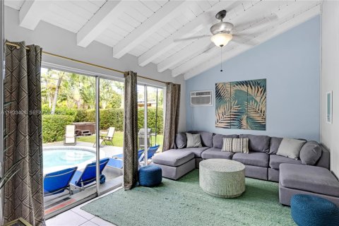 Casa en alquiler en Miami, Florida, 4 dormitorios, 219.25 m2 № 1992194 - foto 29