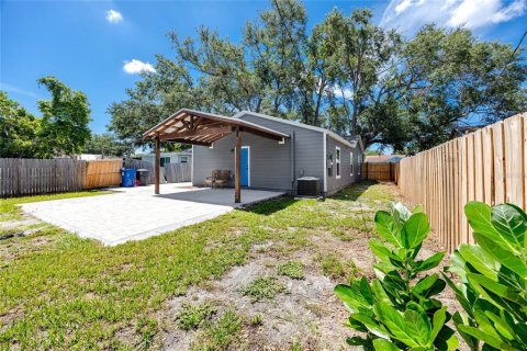 House in Saint Petersburg, Florida 3 bedrooms, 117.06 sq.m. № 1905451 - photo 7