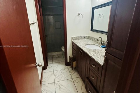 Condo in Davie, Florida, 2 bedrooms  № 1887670 - photo 6