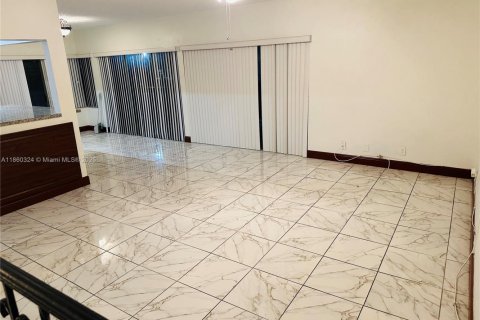 Condo in Davie, Florida, 2 bedrooms  № 1887670 - photo 12
