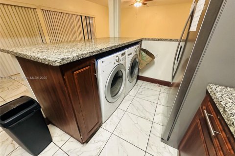 Condo in Davie, Florida, 2 bedrooms  № 1887670 - photo 5
