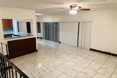 Condo in Davie, Florida, 2 bedrooms  № 1887670 - photo 1