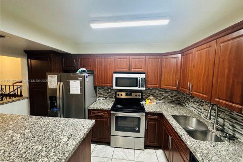 Condo in Davie, Florida, 2 bedrooms  № 1887670 - photo 4