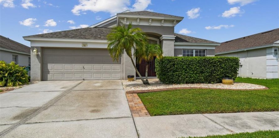 Villa ou maison à Wesley Chapel, Floride 4 chambres, 181.72 m2 № 1879796