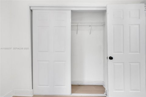 Villa ou maison à louer à Miami, Floride: 2 chambres, 280.01 m2 № 1986405 - photo 29