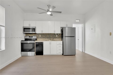 Villa ou maison à louer à Miami, Floride: 2 chambres, 280.01 m2 № 1986405 - photo 5