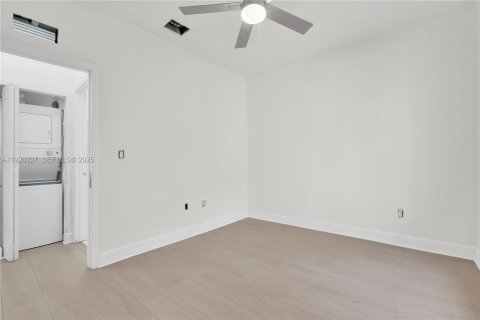 Villa ou maison à louer à Miami, Floride: 2 chambres, 280.01 m2 № 1986405 - photo 15