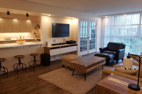 Condominio en venta en Hallandale Beach, Florida, 2 dormitorios, 134.71 m2 № 1863868 - foto 4