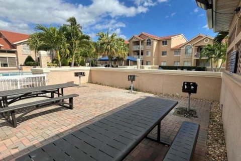 Снять в аренду квартиру в Майами, Флорида 2 спальни, 99.87м2, № 1973821 - фото 7
