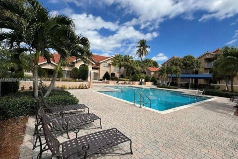 Снять в аренду квартиру в Майами, Флорида 2 спальни, 99.87м2, № 1973821 - фото 10