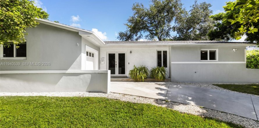 Дом в Майами, Флорида 3 спальни, 146.69м2 № 1997973