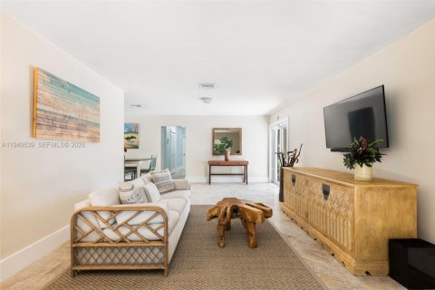 Купить виллу или дом в Майами, Флорида 3 спальни, 146.69м2, № 1997973 - фото 4