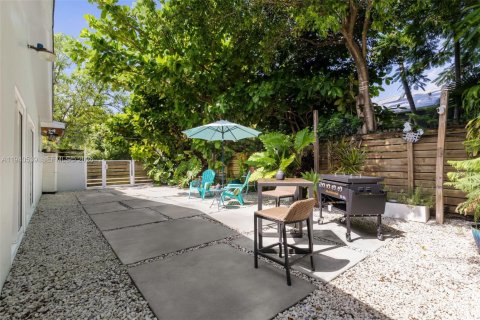 Купить виллу или дом в Майами, Флорида 3 спальни, 146.69м2, № 1997973 - фото 24