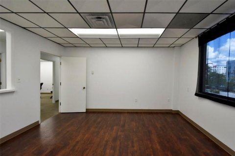 Propiedad comercial en alquiler en Tampa, Florida, 2912.67 m2 № 1835399 - foto 12