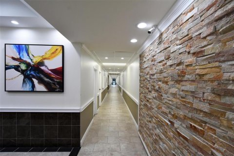 Propiedad comercial en alquiler en Tampa, Florida, 2912.67 m2 № 1835399 - foto 9