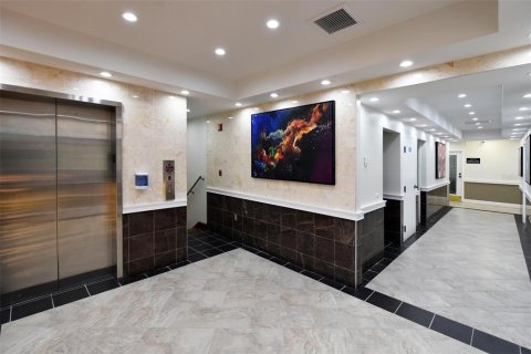 Propiedad comercial en alquiler en Tampa, Florida, 2912.67 m2 № 1835399 - foto 6