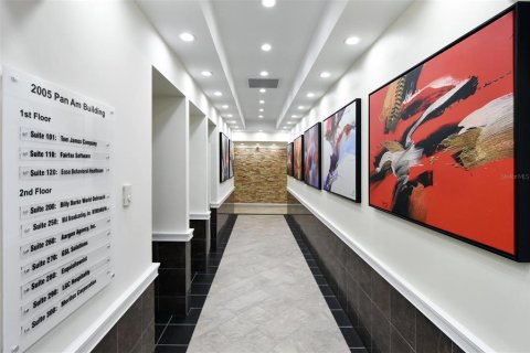 Propiedad comercial en alquiler en Tampa, Florida, 2912.67 m2 № 1835399 - foto 8