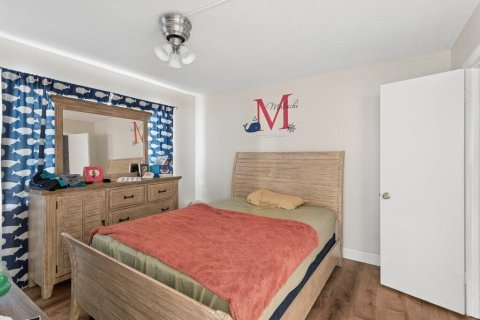 Condo in North Lauderdale, Florida, 2 bedrooms № 2154138 - photo 10