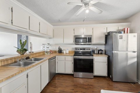 Condo in North Lauderdale, Florida, 2 bedrooms № 2154138 - photo 4