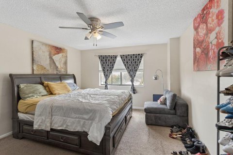 Condo in North Lauderdale, Florida, 2 bedrooms № 2154138 - photo 7