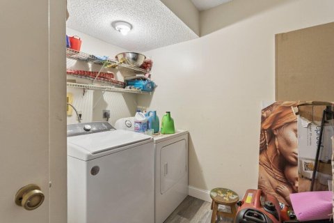 Condo in North Lauderdale, Florida, 2 bedrooms № 2154138 - photo 15