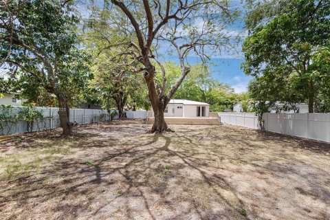 House in North Miami, Florida 2 bedrooms, 92.9 sq.m. № 1752792 - photo 29