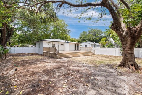 House in North Miami, Florida 2 bedrooms, 92.9 sq.m. № 1752792 - photo 27