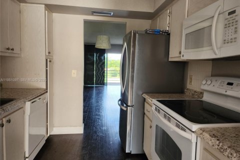 Copropriété à vendre à Davie, Floride: 2 chambres, 80.92 m2 № 2328021 - photo 14