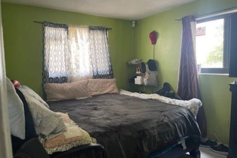 House in Hollywood, Florida 3 bedrooms, 125.51 sq.m. № 2083732 - photo 11