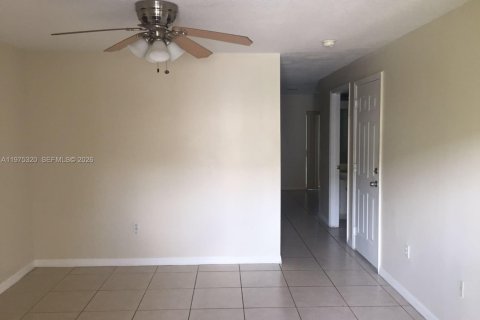 Adosado en venta en Homestead, Florida, 3 dormitorios, 155.7 m2 № 2042958 - foto 2