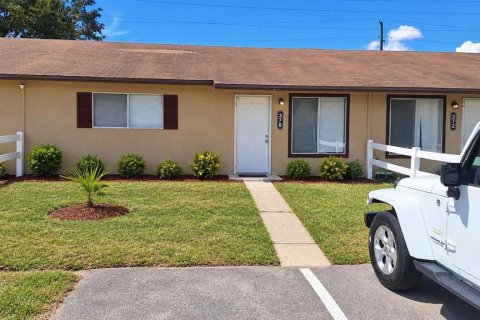 Condo à Tavares, Floride, 3 chambres № 2399558