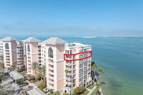 Condo in Saint Petersburg, Florida, 4 bedrooms  № 2198469