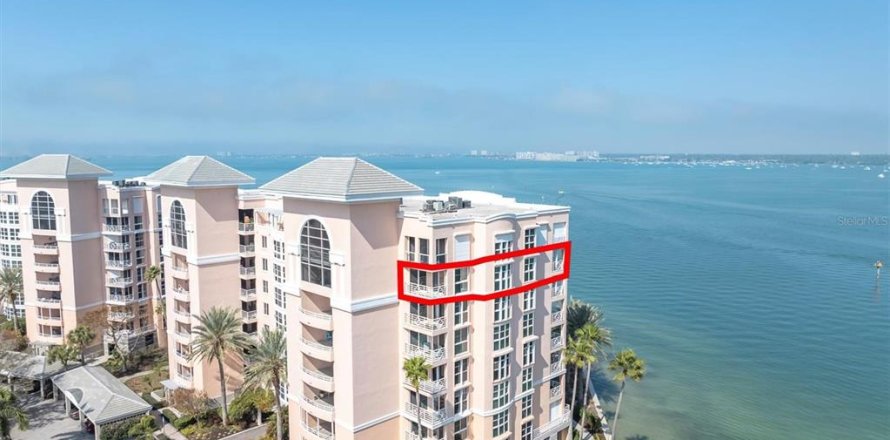 Condo in Saint Petersburg, Florida, 4 bedrooms № 2198469