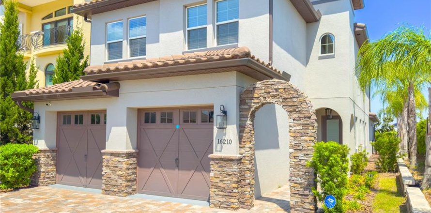 House in Montverde, Florida 4 bedrooms, 276.94 sq.m. № 1792108