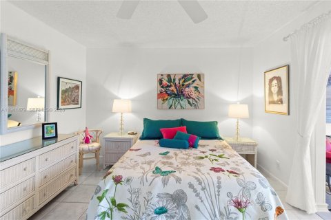Condo in Deerfield Beach, Florida, 1 bedroom  № 2000047 - photo 25