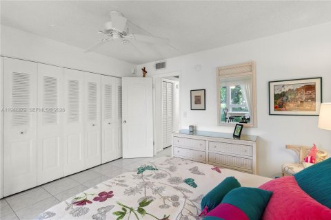 Condo in Deerfield Beach, Florida, 1 bedroom  № 2000047 - photo 24