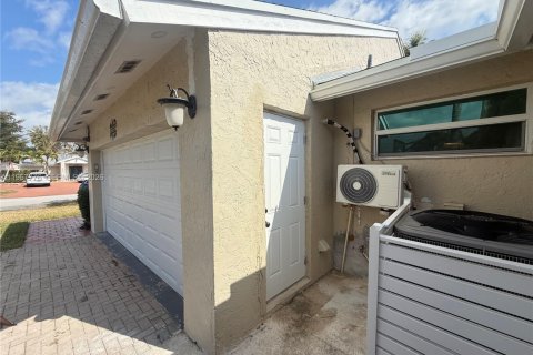 Коммерческая недвижимость в Майами, Флорида № 2029149