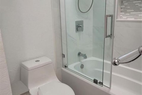 Casa en venta en Sunrise, Florida, 4 dormitorios, 171.59 m2 № 2179889 - foto 28