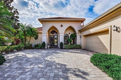 Villa ou maison à vendre à Lakewood Ranch, Floride: 2 chambres, 267.47 m2 № 2201517 - photo 8